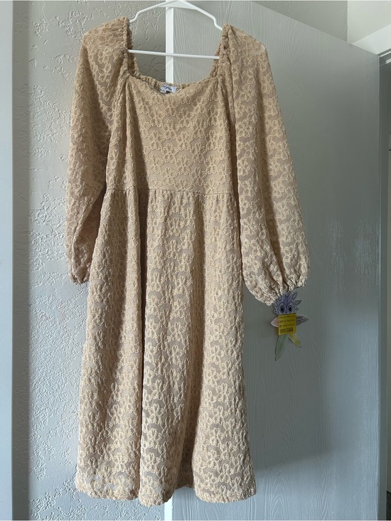 Polagram Dresses & Skirts - Polagram Beige Lace Peasant Dress